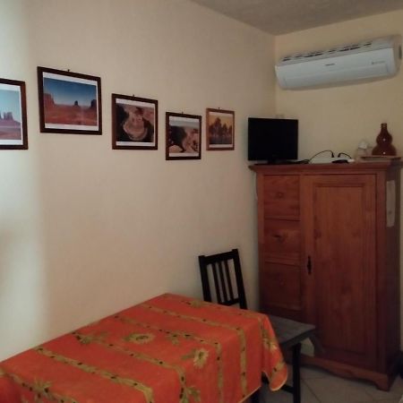 L'Orangette Bed & Breakfast เรกูส ภายนอก รูปภาพ